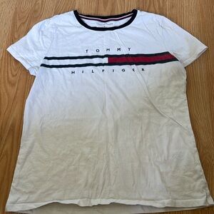 Tommy Hilfiger Shirt ✨4/30$✨